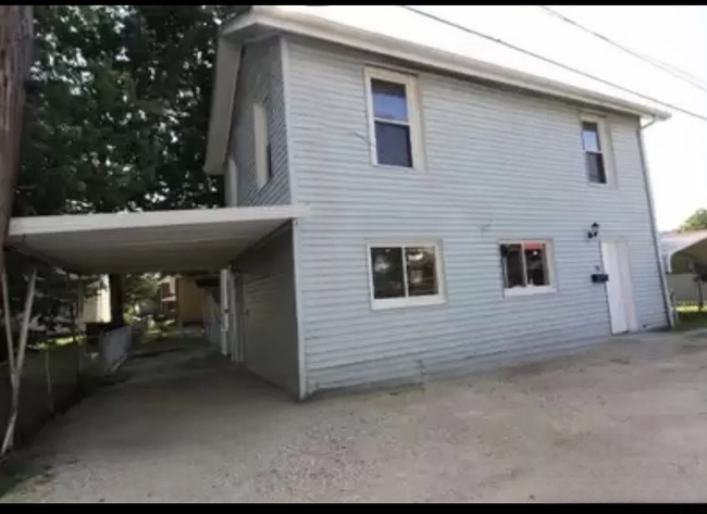 Photo - 714 4th St Apartment Unit 2