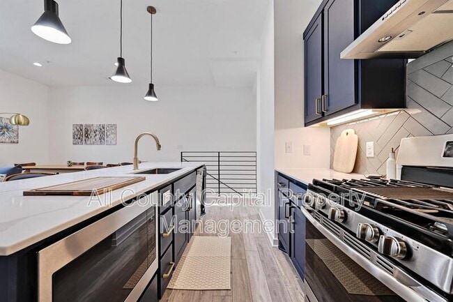 Photo - 2804 S 1st St