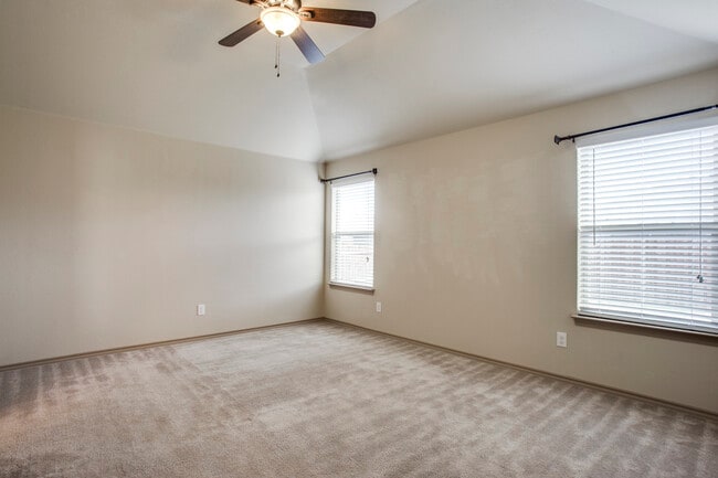 Photo - 409 Millbrook Ln