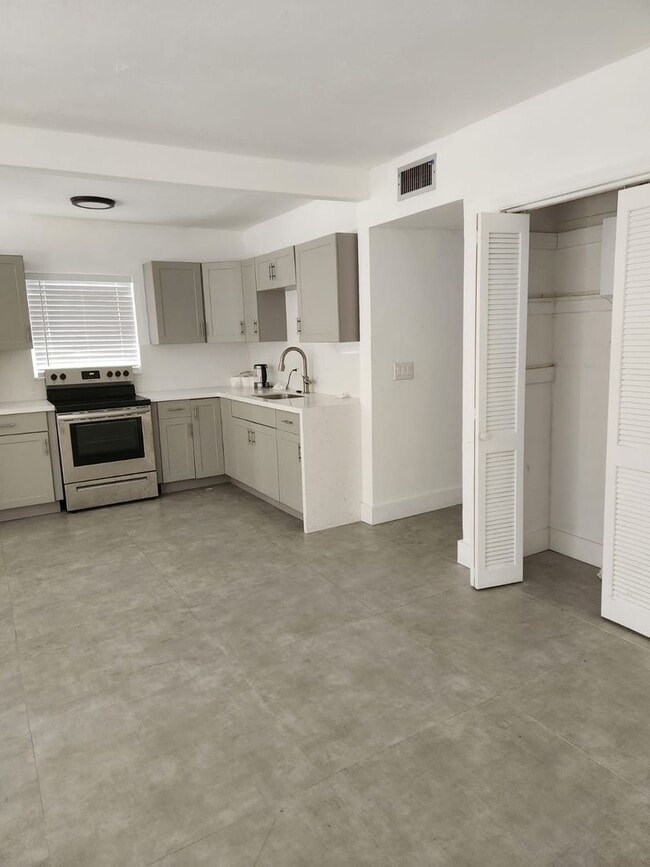 Photo - 467 Golden Isles Dr