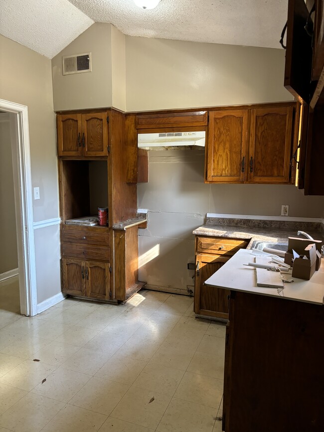 Photo - 612 10th Ave