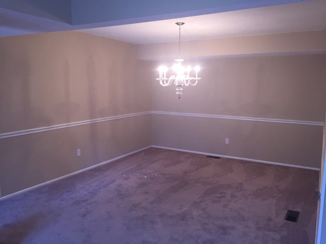 dining room - 10335 Forest Brook Ln Unidad C Rental