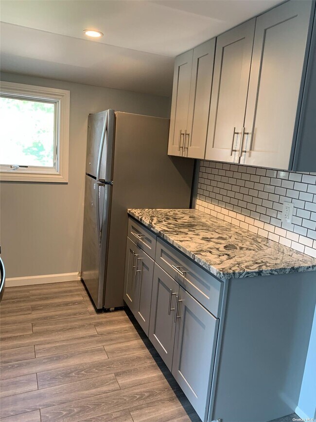 Photo - 1354 N Windsor Ave