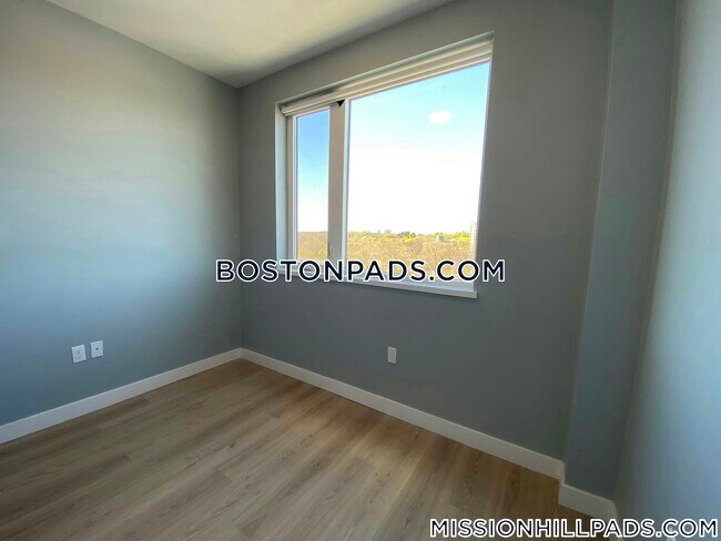 35 S Huntington Ave Unit 503