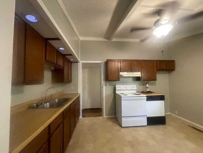 Photo - Cute 3 Bedroom Home