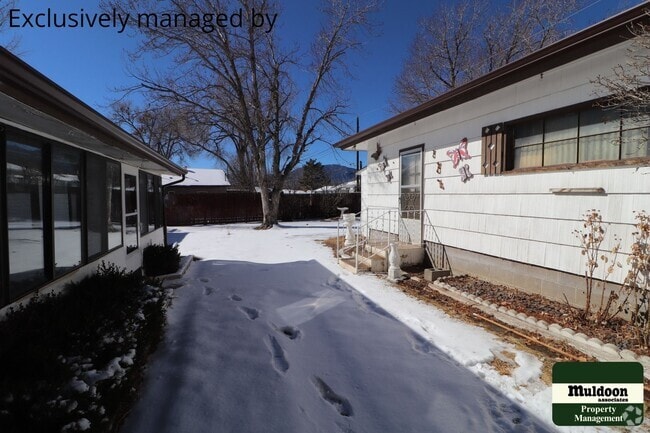 Building Photo - Main Level Living, Close to Ft Carson. 1  ... Rental