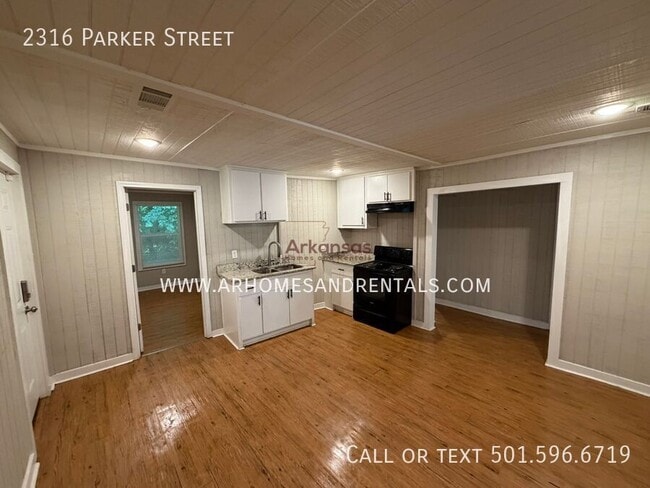 Photo - 2316 Parker St