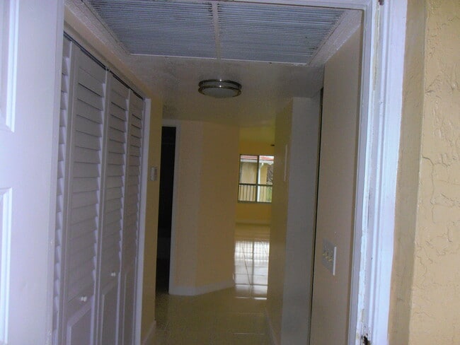 Photo - 877 Twin Lakes Dr Unit G