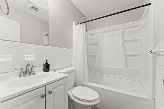 Photo - 7739 Pinnacle Dr House