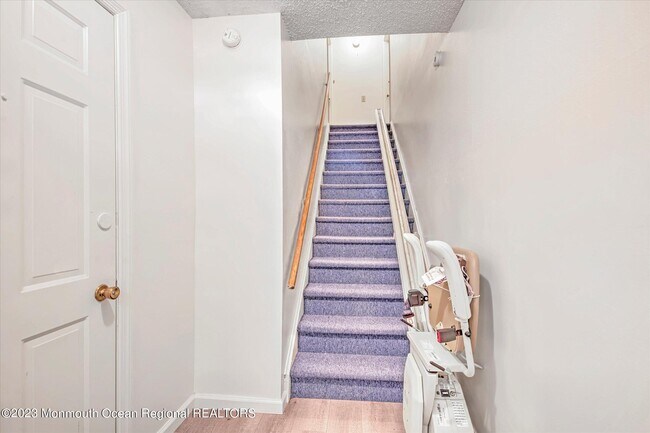 Photo - 384O Sudbury Ln