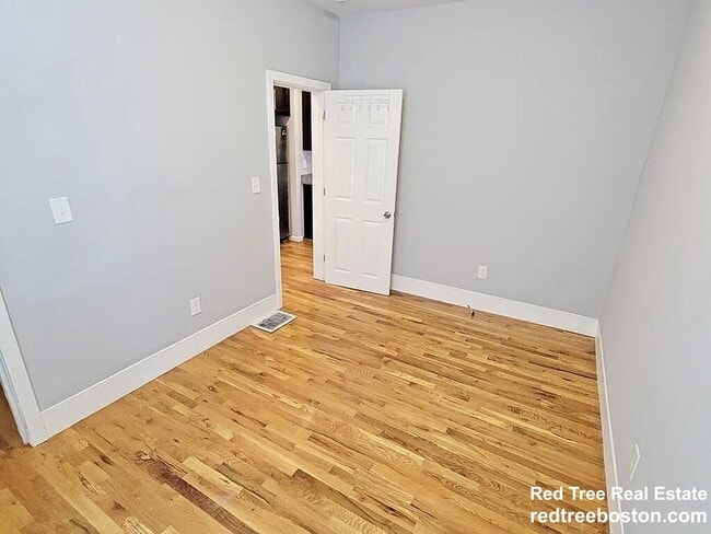 Photo - 39 Pinckney St Unit 3