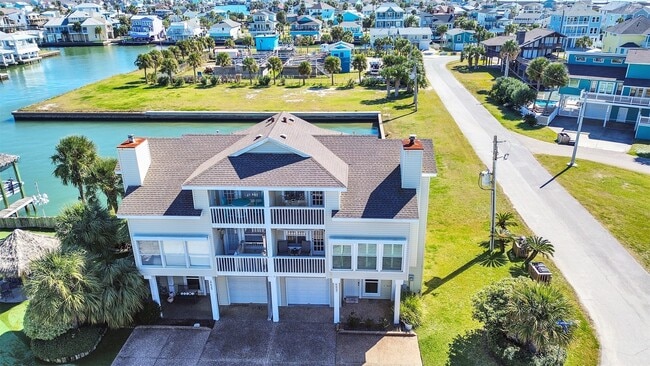 Building Photo - 16627 Bayfront Dr