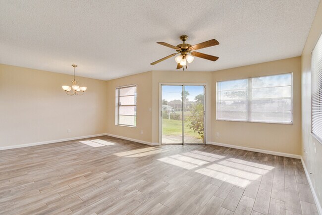 Photo - BEAUTIFUL THREE BEDROOM TOWNHOME WITH GARAGE(AVAILABE NOVEMBER)