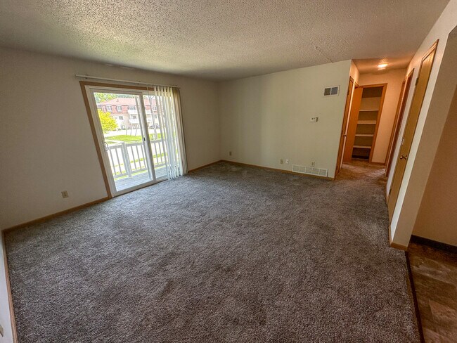 Photo - 4606 Ontario St