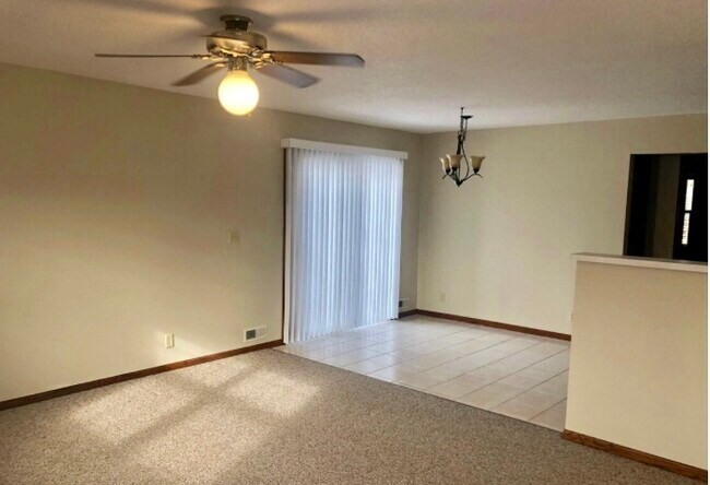 Photo - 2222 Melanie Ln