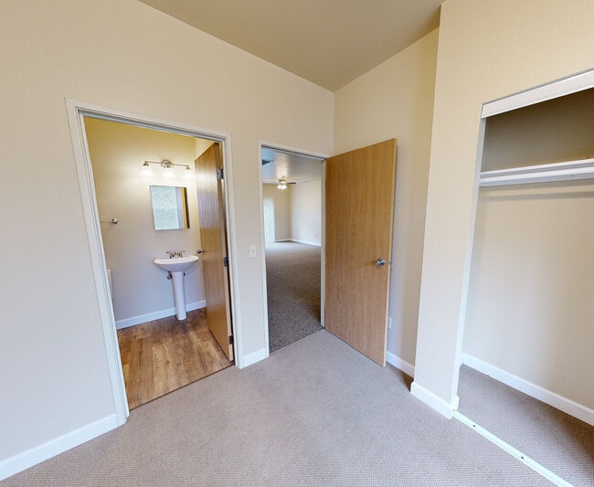 Downstairs Bedroom 1