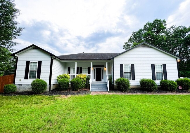 Building Photo - Pfafftown 3 Bedroom, 2 Bathroom Rare Gem i... Rental