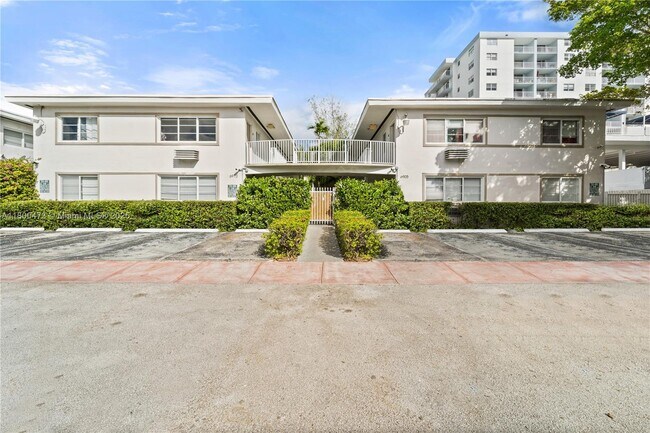 Photo - 6921 Rue Vendome Apartment Unit 7