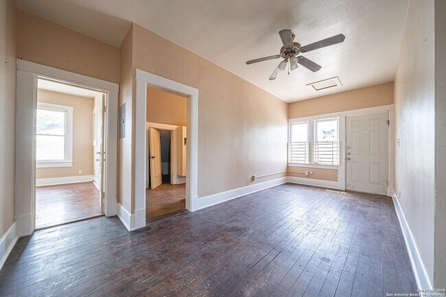 Photo - 204 Mt Vernon Ct