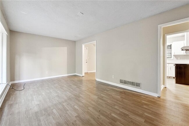 Photo - 5786 Deerfield Trail