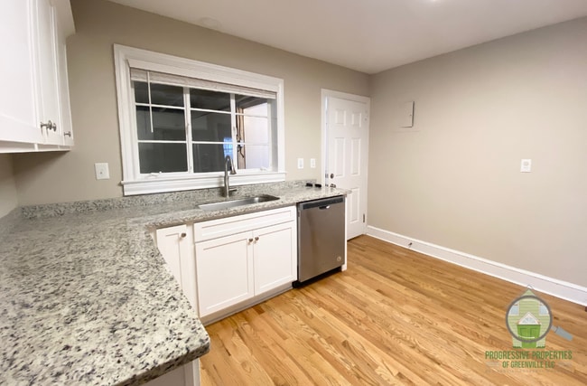 Photo - 10 Auburn St