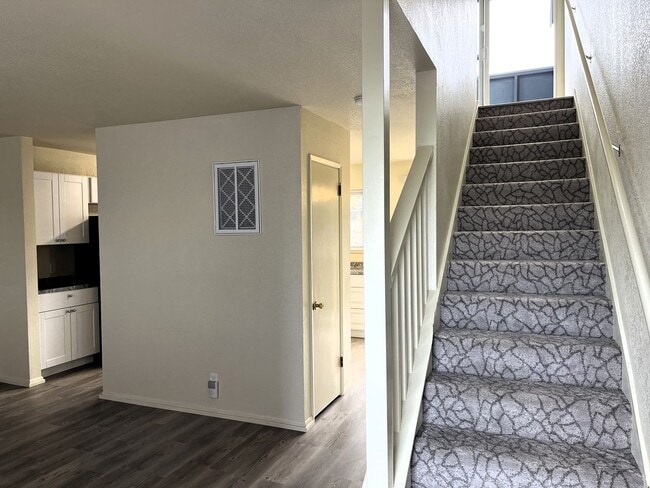 Photo - 31 W Dollison St Unit 31 W Dollison #B [PRM: Marlene]