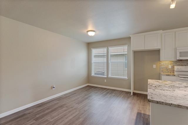 Photo - 1005 Live Oak Dr