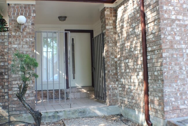 Photo - 16723 Clear Oak Way