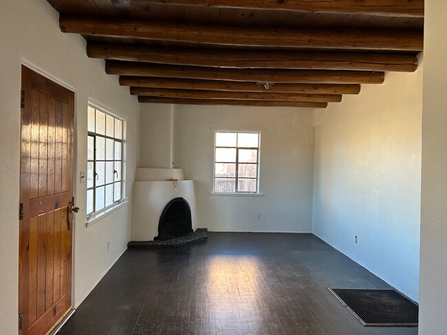 livingroom - 2038 Kiva Rd