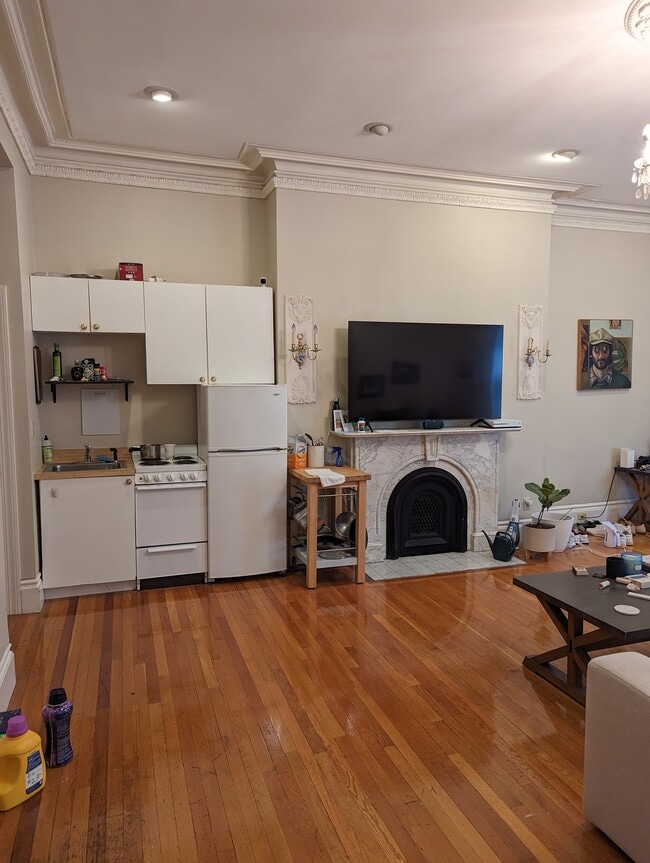 16 Commonwealth Avenue