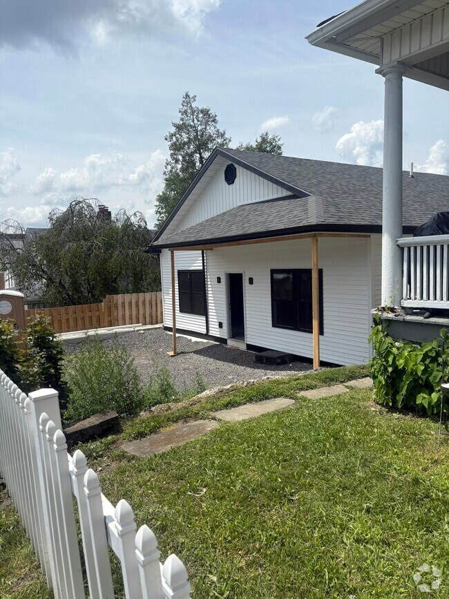 Building Photo - 515 Harrison Ave Rental