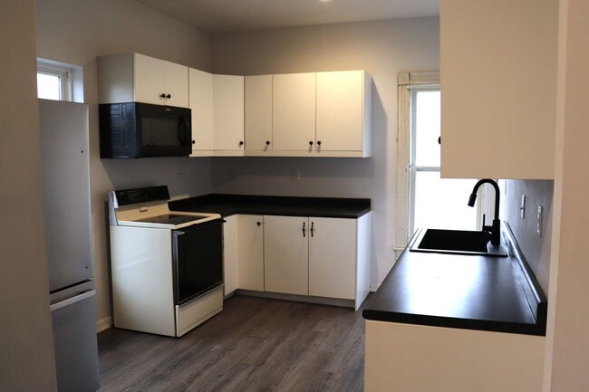 Photo - 6801 Lexington Ave Unidad 3