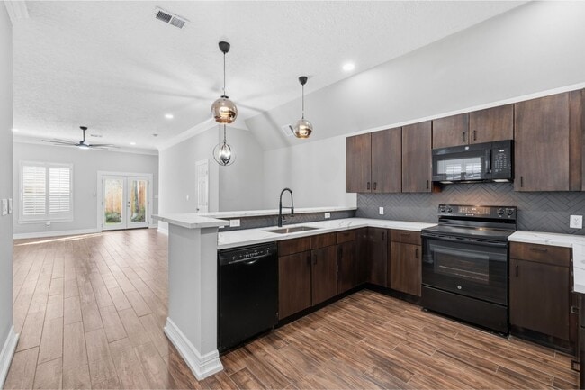 Photo - 1834 Woodvine Dr