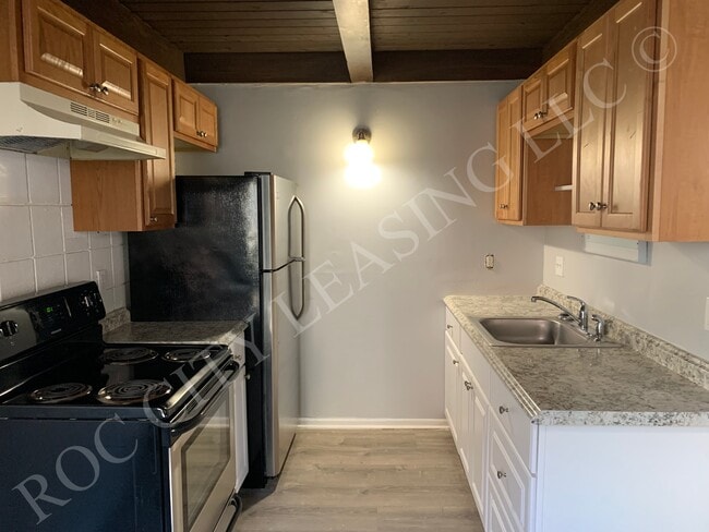 Building Photo - 455-485 Lake Avenue- Rental