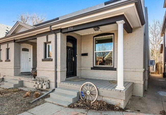 Photo - 856 Fox St Apartments