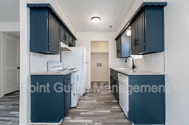 Photo - 140 E 31st St S