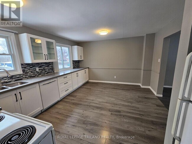 Photo - 1004 Lawson Rd