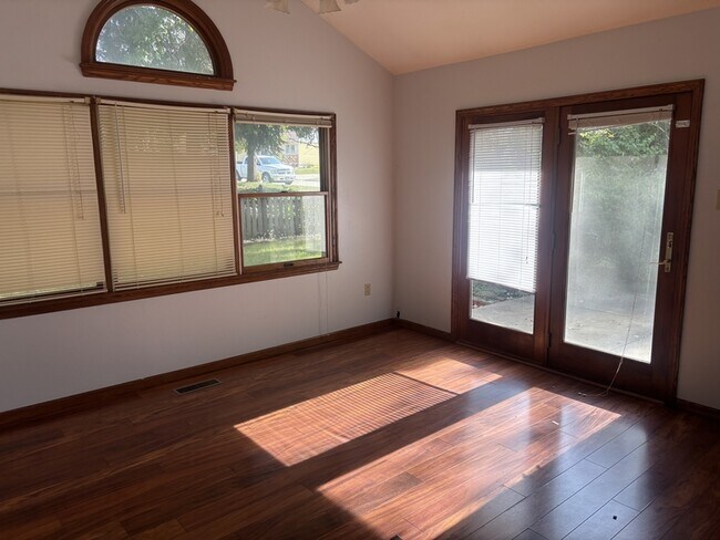 Photo - 269 Jacolyn Dr NW