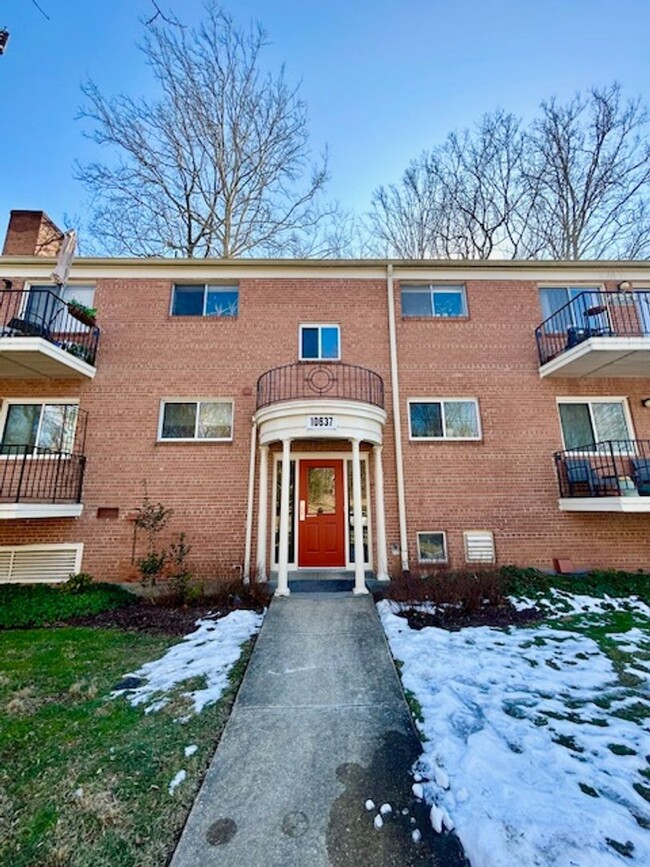 Photo - 10637 Weymouth St Condo Unit 202