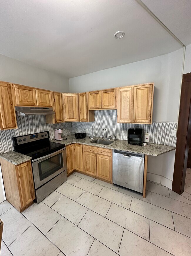 All-Inclusive Living in Collegetown!