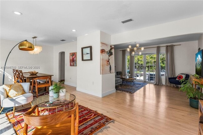 Photo - 1875 Alamanda Dr