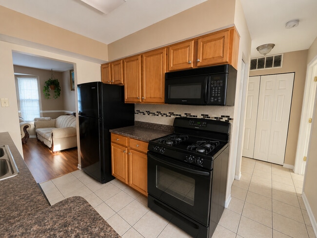 Photo - 3416 Greenwich Ln
