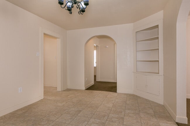 Photo - Adorable 3 Bedroom Home in Sunset Addition!