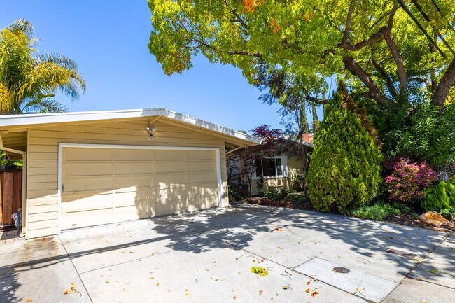 Photo - Beautiful Mid-Century Modern Home Across from Mitchell Park