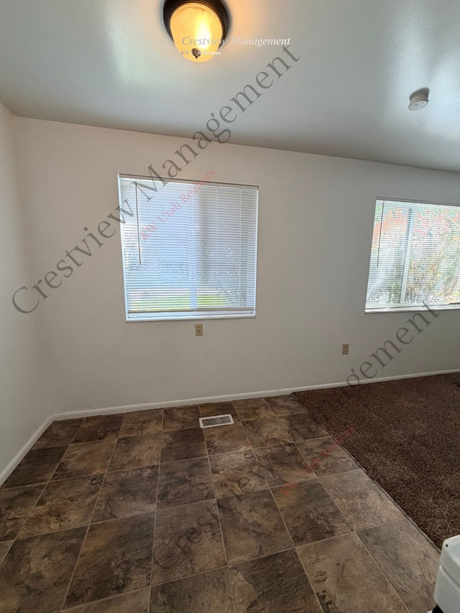 Photo - 549 Stringham Ave Unit B