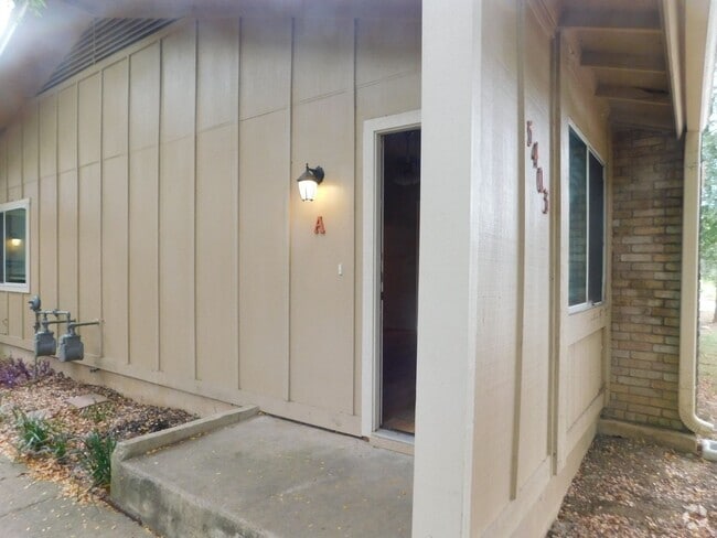 Building Photo - Armstrong Living Trust #8 (5403 Westgate B... Unit A Rental