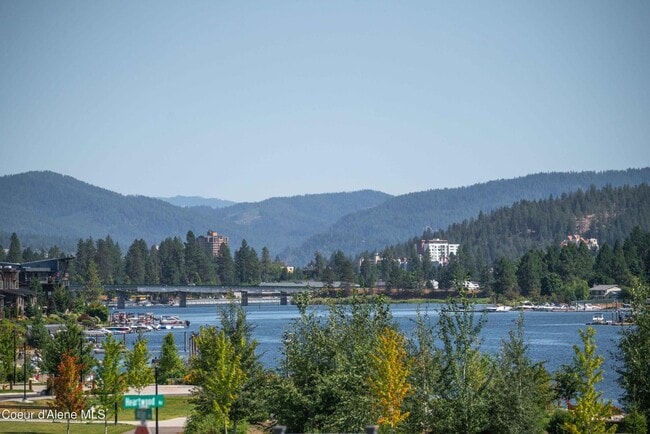 Photo - FOR RENT – Luxury Atlas Waterfront Townhome