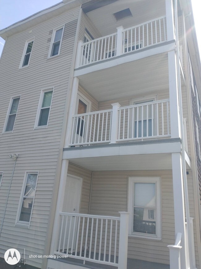 Building Photo - 85 Lynnfield St Unit 1