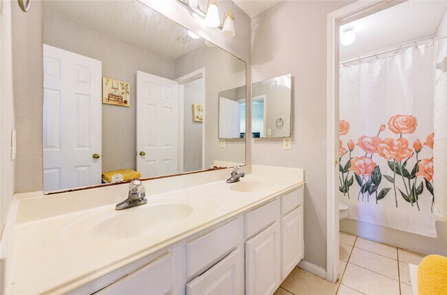 Photo - 14710 Kendallbrook Dr