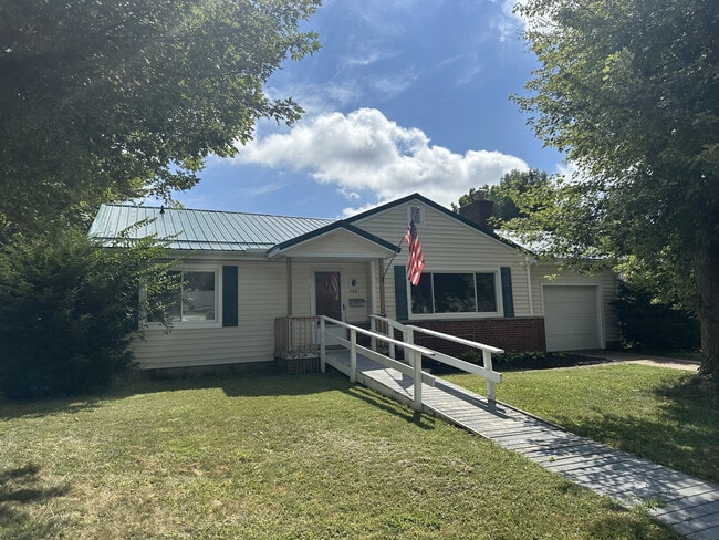 Building Photo - 368 Darbyshire Dr Rental